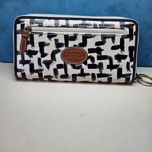 Fossil Black and White Patterned Wallet